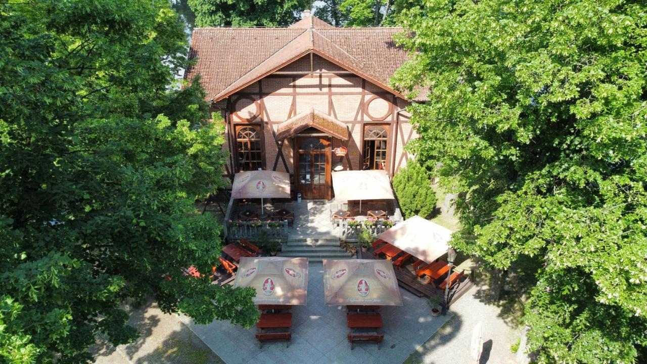 Penzion Restaurace Ostrov Hotel Pisek  Luaran gambar